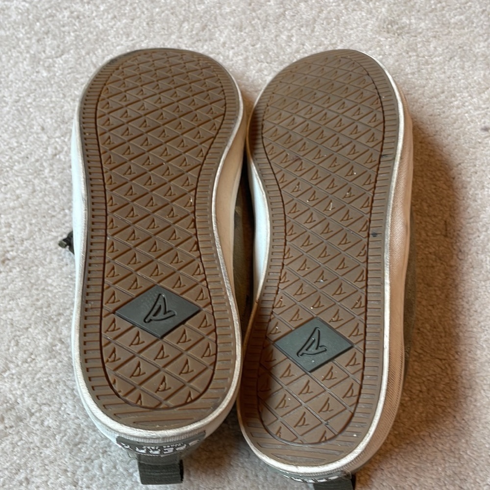 Sperry memory foam, green, and gold suede camo slip on’s - Picture 6 of 6